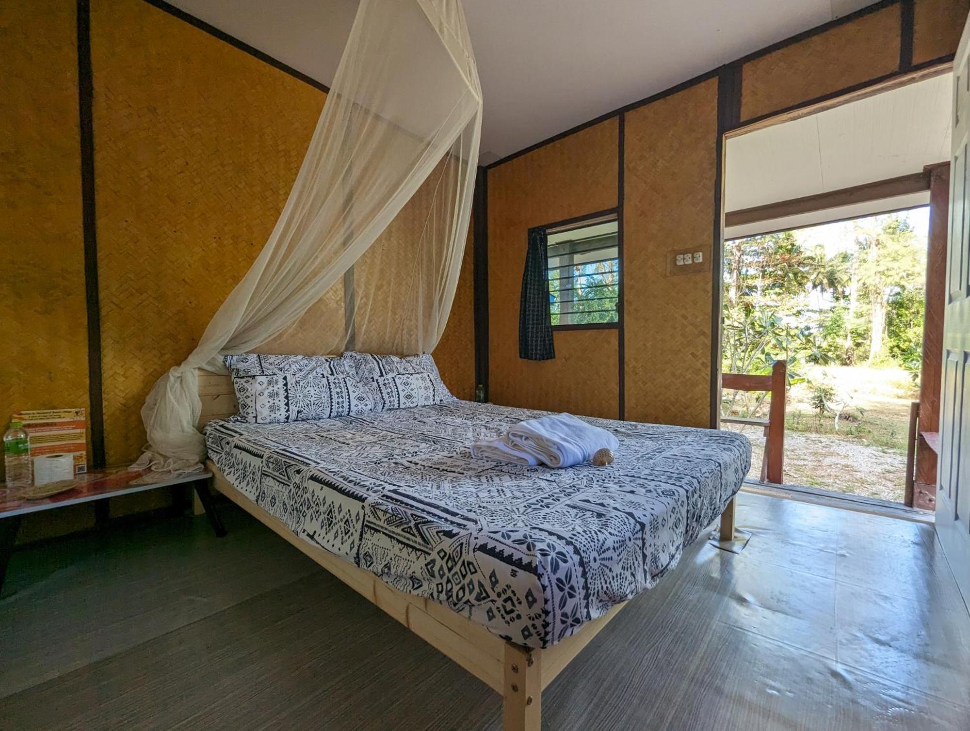 Neverland Beach Village Bungalows Ko Lanta Eksteriør bilde